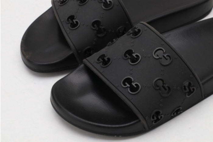 GUCC SLIPPERS