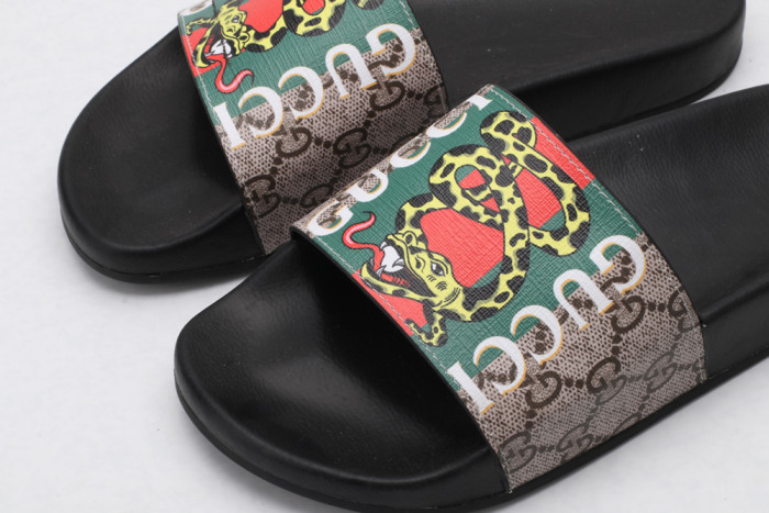 GUCC SLIPPERS